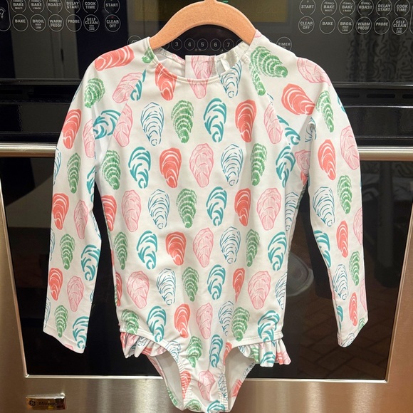 Pearl Street Swim - Oyster Multi Rashguard One Piece Swimsuit - Size: 5/6T - Picture 1 of 7